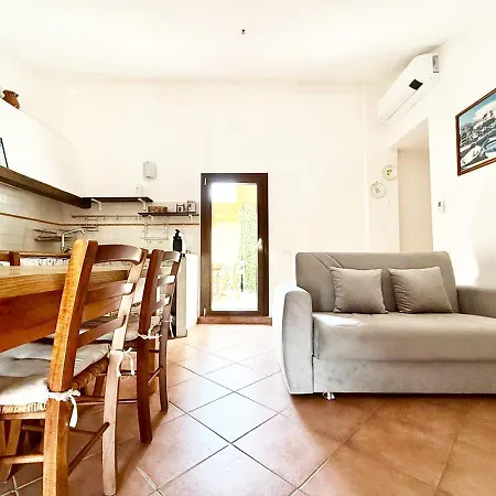 Апартаменты Pgs Immobiliare Srls Bellavista Centro Attico Con Terrazza Vista Mare In Centro Storico Ла-Маддалена